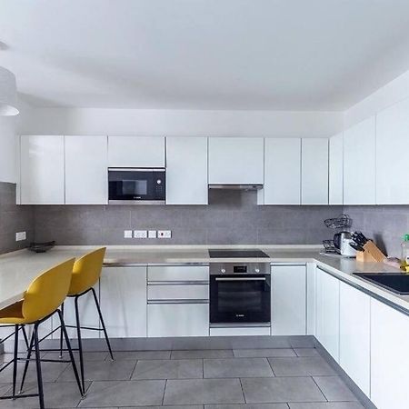 Luxury Labone Edge 2-Bedroom Apartment In Accra - Fivehills Homes Екстер'єр фото
